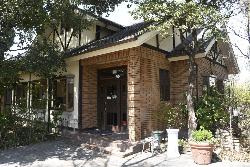 接客・配膳・簡単な調理／週3日からOK／短時間OK／希望シフト制