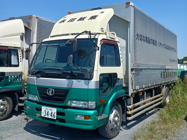 トラックの写真
