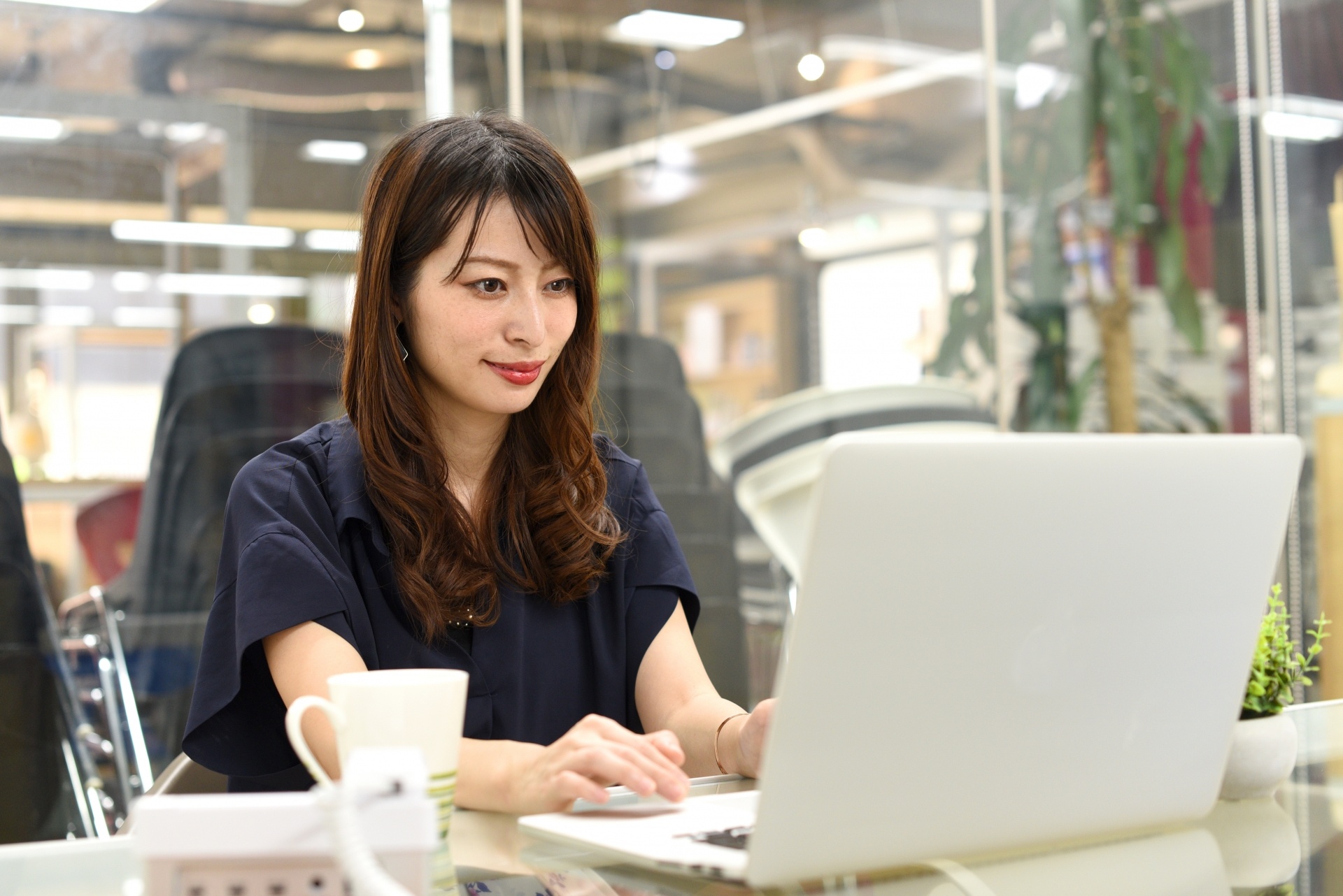 事務女性